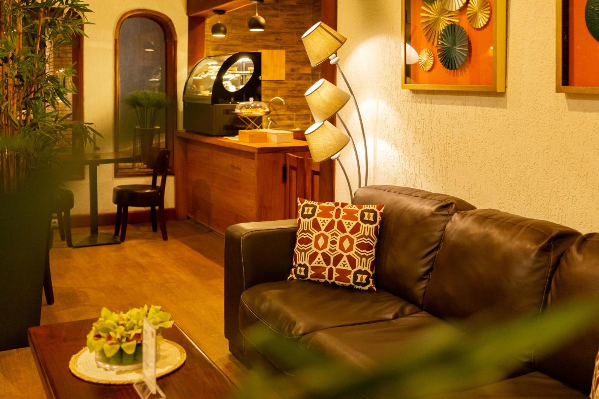 Hotel Du Lac โกโตนู ภายนอก รูปภาพ