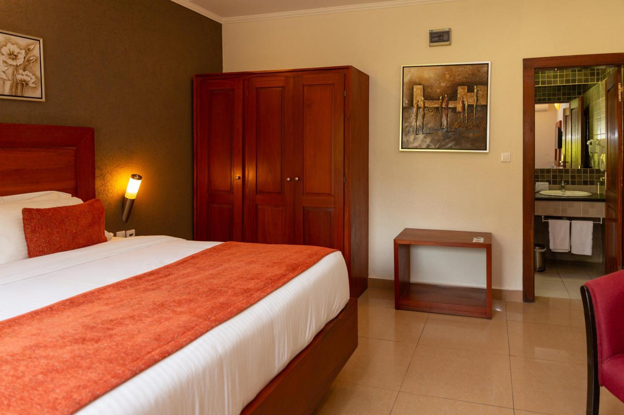 Hotel Du Lac โกโตนู ภายนอก รูปภาพ