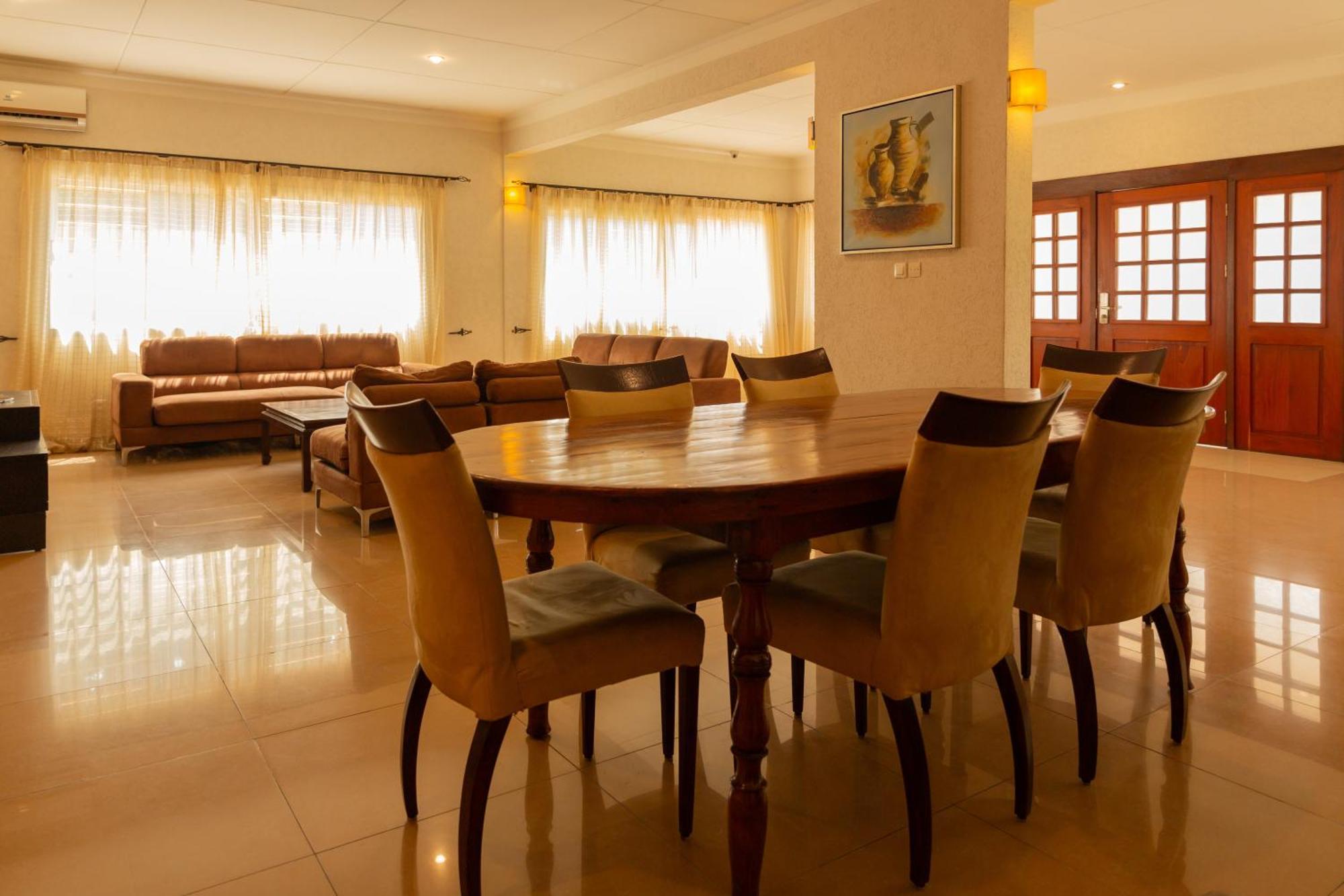 Hotel Du Lac โกโตนู ภายนอก รูปภาพ