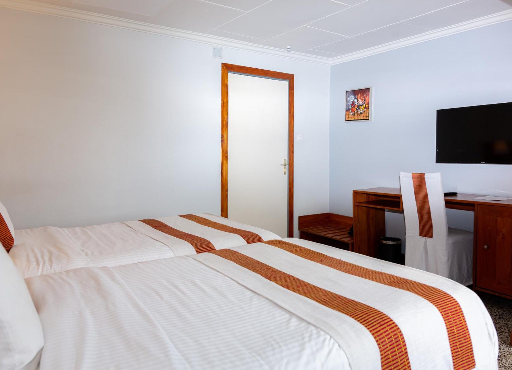 Hotel Du Lac โกโตนู ภายนอก รูปภาพ